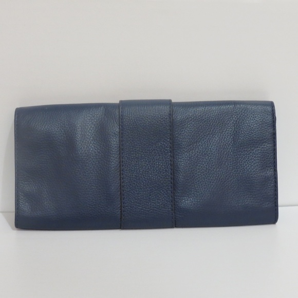 MICHAEL KORS CLUTCH - Picture 5 of 8